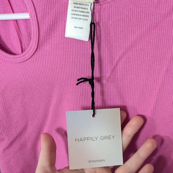 NWT Happily Grey Ribbed Knit Shoulder Cut-Out Long Sleeve Crop Top Size M/L - Picture 6 of 6